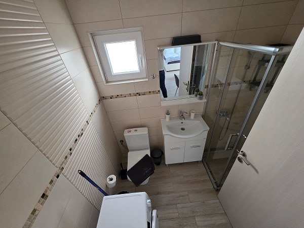 kupatilo u apartmanu